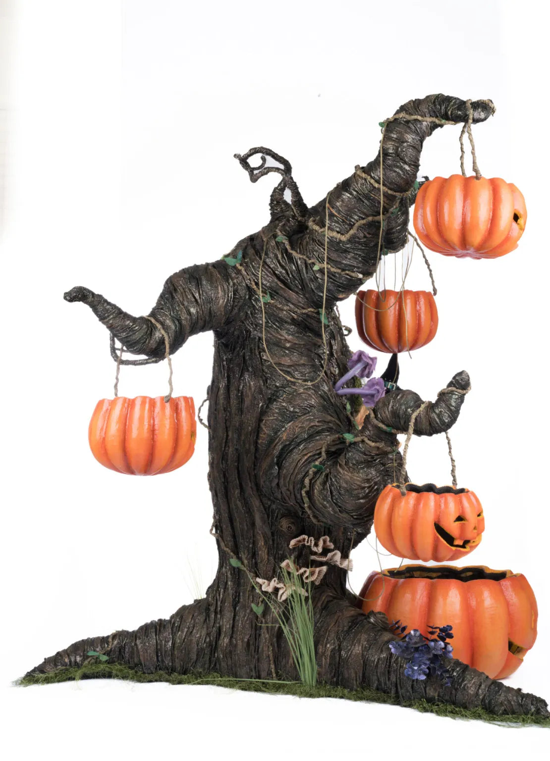 Witching Willow Tree with Jack O Lanterns