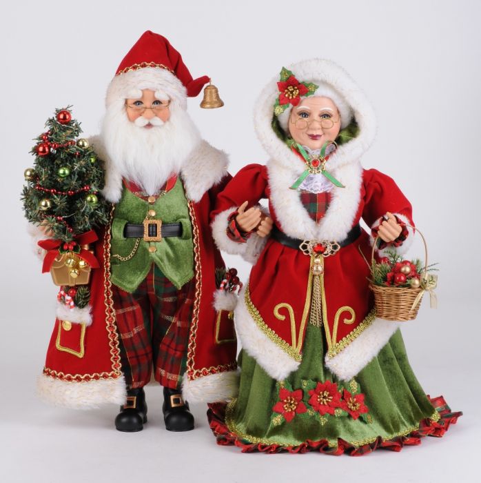 Lighted Strolling Santa and Mrs. Claus